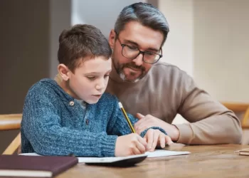 Comment aider votre enfant à faire ses devoirs ? 10 - Le Progrès Egyptien Comment aider votre enfant à faire ses devoirs ?