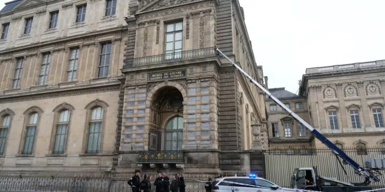 Le Louvre fermé pour la journée après un braquage 1 - Le Progrès Egyptien