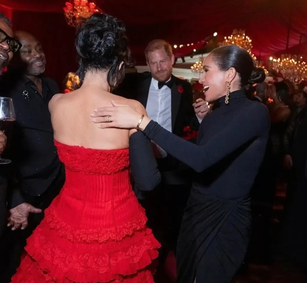 Kate et Camilla mobilisées pour les cérémonies du 11 Novembre et Meghan critiquée 6 - Le Progrès Egyptien Kate et Camilla mobilisées pour les cérémonies du 11 Novembre et Meghan critiquée 5 - Le Progrès Egyptien