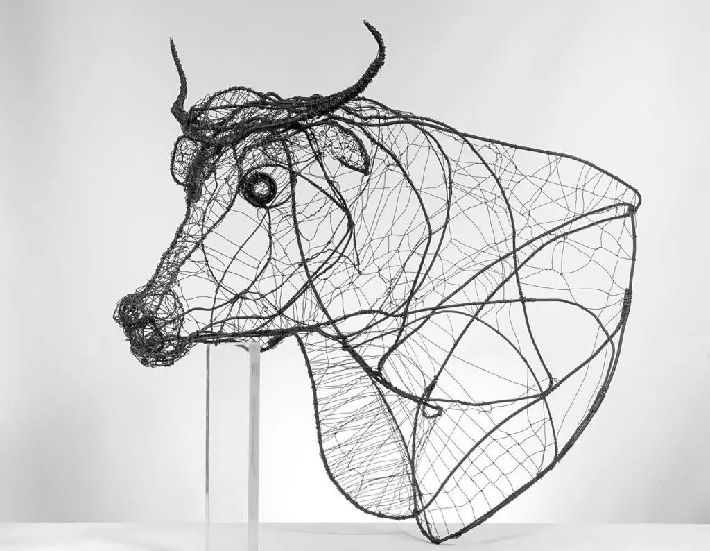  “Le Taureau”:  Quand le métal devient souffle et lumière 5 - Le Progrès Egyptien