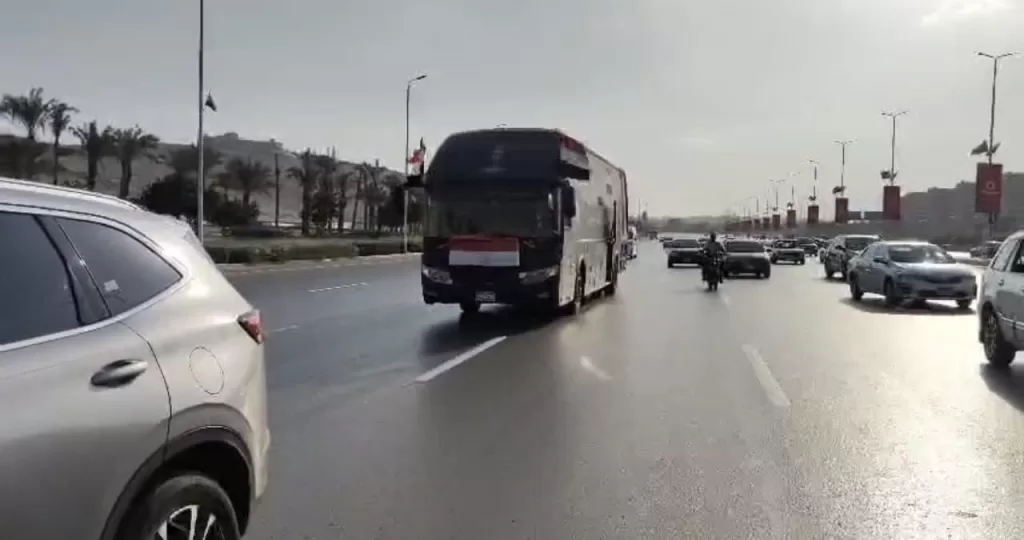 Des bus aux couleurs de la fierté égyptienne sillonnent Guizeh pour célébrer l'ouverture du Grand Musée 12 - Le Progrès Egyptien Des bus aux couleurs de la fierté égyptienne sillonnent Guizeh pour célébrer l'ouverture du Grand Musée 11 - Le Progrès Egyptien