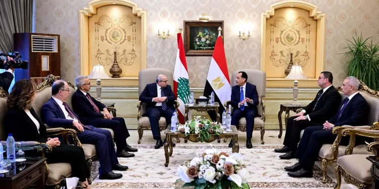 Le Premier ministre accueille son homologue libanais à l’aéroport du Caire 2 - Le Progrès Egyptien Le Premier ministre accueille son homologue libanais à l’aéroport du Caire 1 - Le Progrès Egyptien