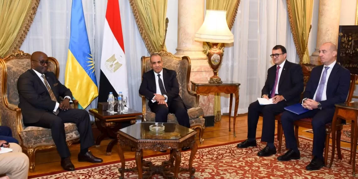 Abdel Aati rencontre son homologue rwandais pour coordonner les efforts en Afrique 2 - Le Progrès Egyptien Abdel Aati rencontre son homologue rwandais pour coordonner les efforts en Afrique 1 - Le Progrès Egyptien