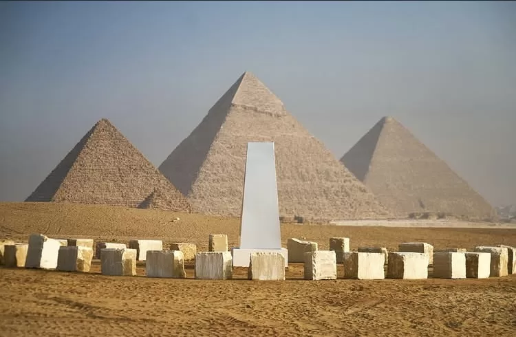 « L’art contemporain s’invite au pied des pyramides pour la cinquième édition de Forever Is Now » 6 - Le Progrès Egyptien « L’art contemporain s’invite au pied des pyramides pour la cinquième édition de Forever Is Now » 5 - Le Progrès Egyptien