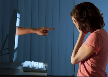 L’Égypte face à la violence numérique : Une réponse proactive pour protéger les femmes