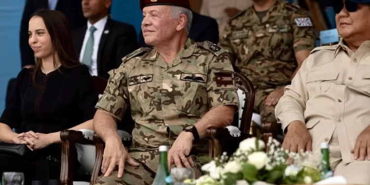 Salma de Jordanie discrète et élégante invitée du voyage d’Abdallah II à travers l’Asie 1 - Le Progrès Egyptien