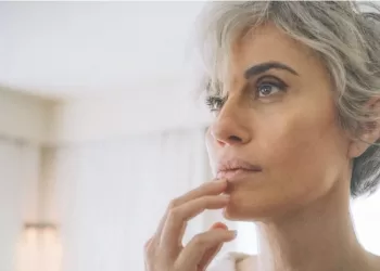 Vos cheveux blancs pourraient indiquer que votre corps se défend contre le cancer