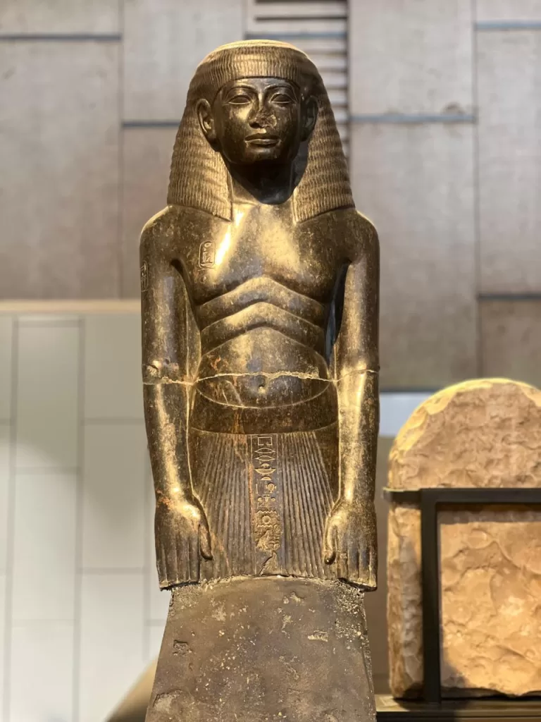 Les trésors révélés : Lorsque  l’histoire se sculpte et s’écrit 18 - Le Progrès Egyptien Les trésors révélés : Lorsque  l’histoire se sculpte et s’écrit 17 - Le Progrès Egyptien