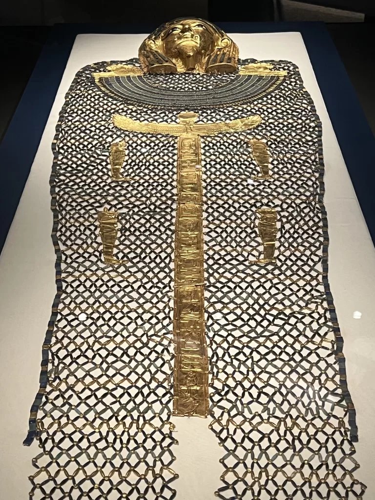 Les trésors révélés : Lorsque  l’histoire se sculpte et s’écrit 6 - Le Progrès Egyptien Les trésors révélés : Lorsque  l’histoire se sculpte et s’écrit 5 - Le Progrès Egyptien