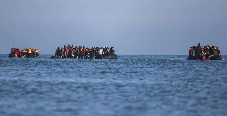 Face à l'extrême-droite, Londres annonce une vaste réforme pour dissuader les migrants 1 - Le Progrès Egyptien