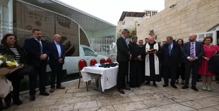 En Cisjordanie, une "papamobile" transformée en clinique pour Gaza 1 - Le Progrès Egyptien