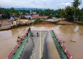Inondations en Asie du Sud-Est: plus de 300 morts en Thaïlande et en Indonésie