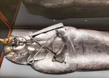 Le sarcophage en argent du roi Psousennès Ier : un trésor unique de l’Égypte ancienne