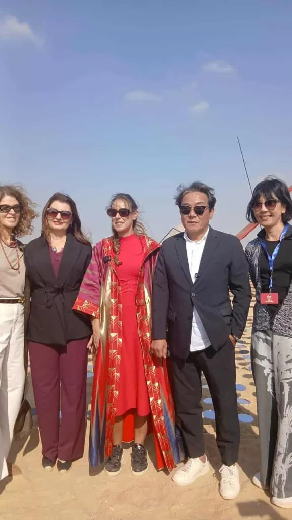 « L’art contemporain s’invite au pied des pyramides pour la cinquième édition de Forever Is Now » 4 - Le Progrès Egyptien « L’art contemporain s’invite au pied des pyramides pour la cinquième édition de Forever Is Now » 3 - Le Progrès Egyptien