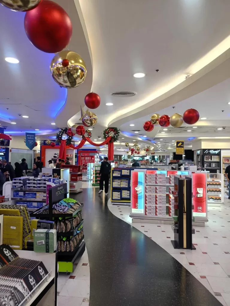 Noël: Offres spéciales dans les boutiques hors taxes en EgyptAir Duty Free 11 - Le Progrès Egyptien