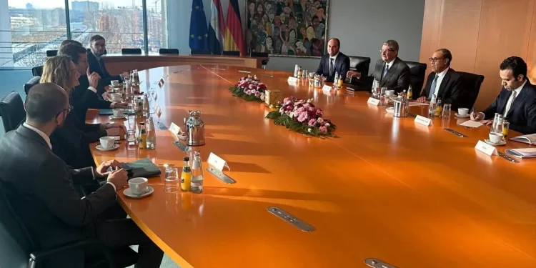 Le ministre des AE rencontre le conseiller à la sécurité nationale de la Chancellerie allemande 2 - Le Progrès Egyptien Le ministre des AE rencontre le conseiller à la sécurité nationale de la Chancellerie allemande 1 - Le Progrès Egyptien