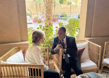 Le ministre des Affaires étrangères s’entretient avec la conseillère du président français pour le Moyen-Orient en marge du Forum de Sir Bani Yas 5 - Le Progrès Egyptien Le ministre des Affaires étrangères s’entretient avec la conseillère du président français pour le Moyen-Orient en marge du Forum de Sir Bani Yas