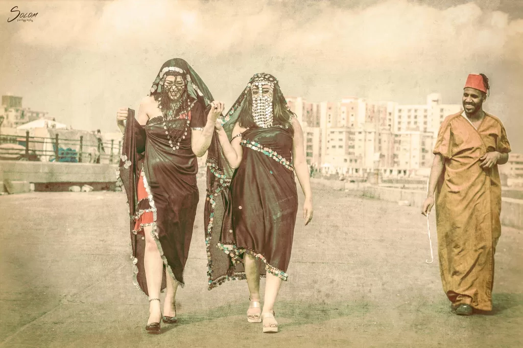 La « milaya laf », icône de la féminité d’un passé nostalgique 8 - Le Progrès Egyptien La « milaya laf », icône de la féminité d’un passé nostalgique 7 - Le Progrès Egyptien