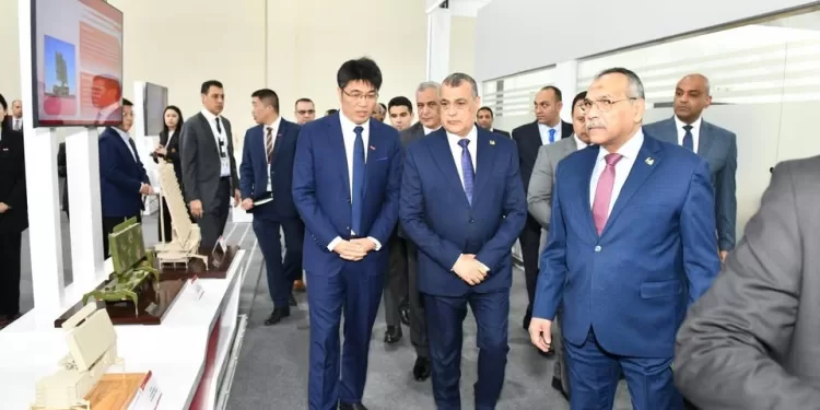 Le ministre d'État à la Production militaire inspecte le Salon "EDEX 2025" 1 - Le Progrès Egyptien