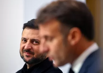 Négociations sur l’Ukraine: Zelensky reçu par Macron, Trump fait part de son optimisme