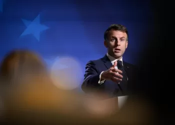 Macron aux Emirats pour fêter Noël avec les forces françaises