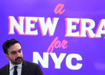 Mamdani, figure anti-Trump, s’installe à la mairie de New York