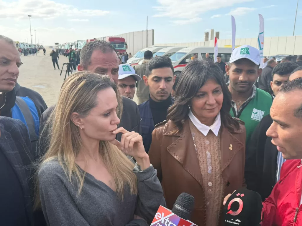 Angelina Jolie au passage de Rafah 17 - Le Progrès Egyptien