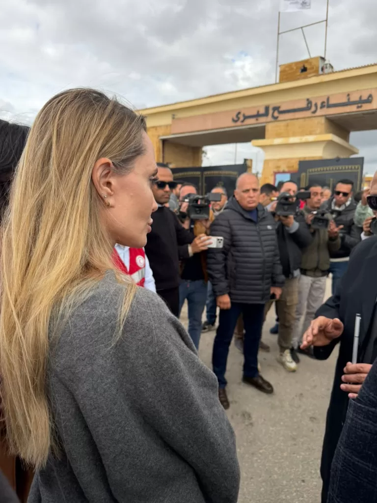 Angelina Jolie au passage de Rafah 19 - Le Progrès Egyptien