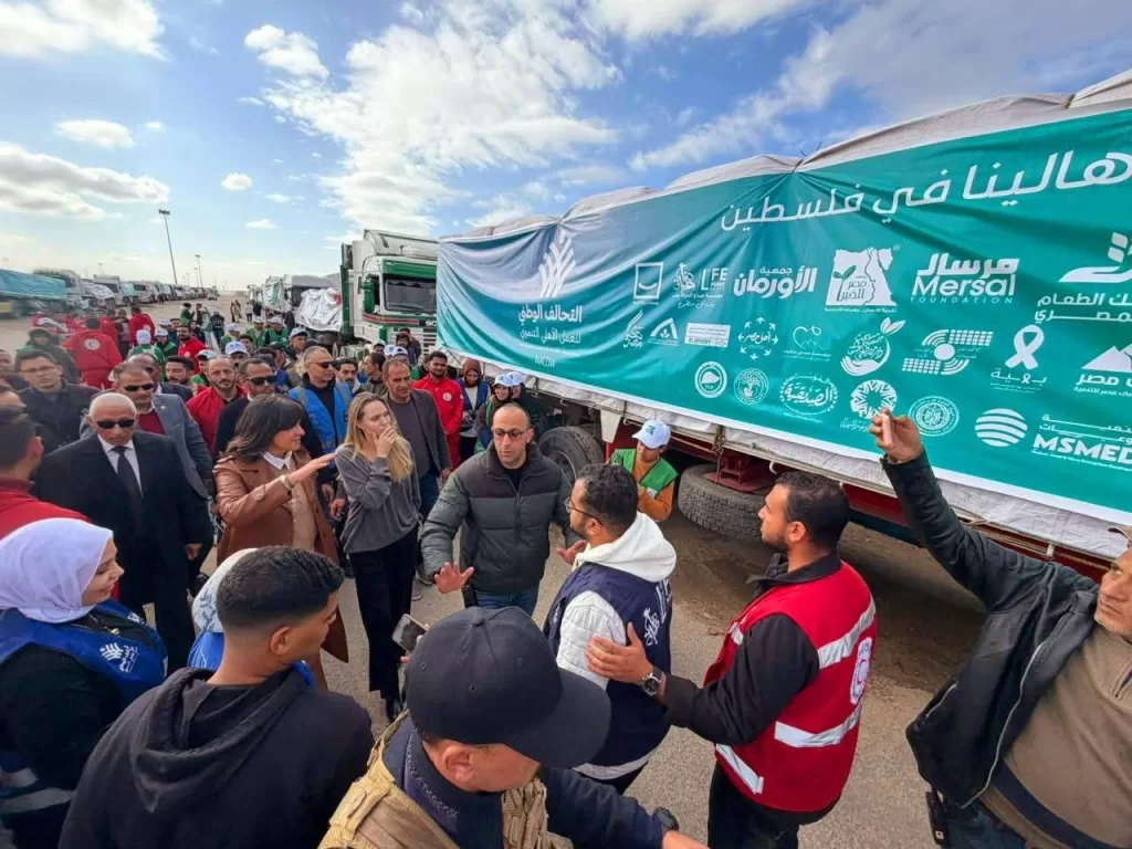 Angelina Jolie au passage de Rafah 15 - Le Progrès Egyptien