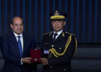 Al-Sissi honore plusieurs officiers de police à l’occasion du 74ᵉ anniversaire de la fête de la Police