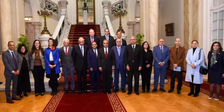 Le ministre des Affaires étrangères rencontre la Commission nationale du Mécanisme africain d’évaluation par les pairs 2 - Le Progrès Egyptien Le ministre des Affaires étrangères rencontre la Commission nationale du Mécanisme africain d’évaluation par les pairs 1 - Le Progrès Egyptien