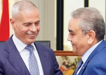 Le pilote Ahmed Adel rend hommage à Chérif Abdel-Galil en reconnaissance de ses services