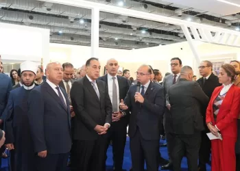 Foire du livre: Madbouli inspecte le pavillon du Centre d’information