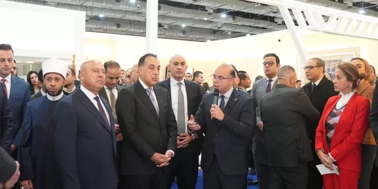 Foire du livre: Madbouli inspecte le pavillon du Centre d’information 2 - Le Progrès Egyptien Foire du livre: Madbouli inspecte le pavillon du Centre d’information 1 - Le Progrès Egyptien