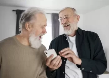 Des habitudes à adopter pour rester jeunes et heureux après 60 ans 3 - Le Progrès Egyptien Des habitudes à adopter pour rester jeunes et heureux après 60 ans