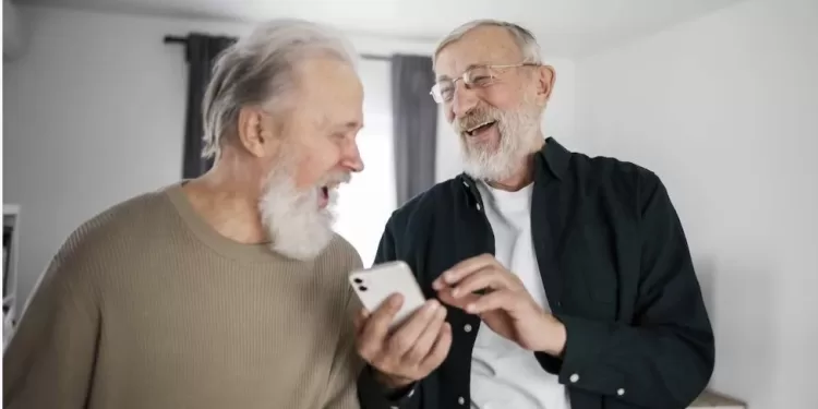 Des habitudes à adopter pour rester jeunes et heureux après 60 ans 2 - Le Progrès Egyptien Des habitudes à adopter pour rester jeunes et heureux après 60 ans 1 - Le Progrès Egyptien