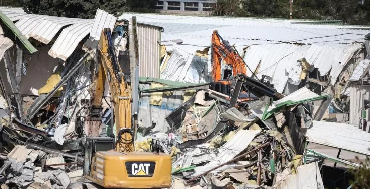 Des bulldozers israéliens démolissent des bâtiments au siège de l'Unrwa à Jérusalem-Est 1 - Le Progrès Egyptien