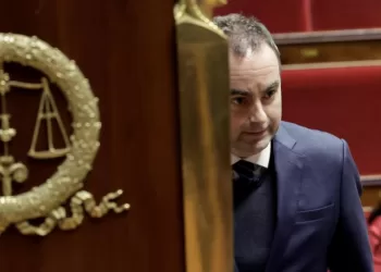 Budget: Lecornu affronte deux motions de censure, avant un nouveau 49.3