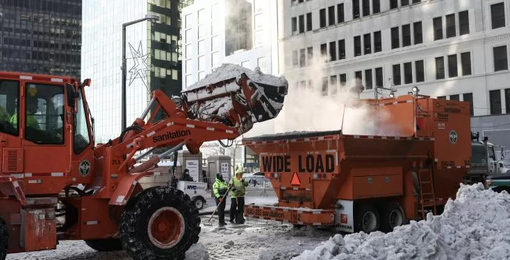 Après la tempête à New York, des "jacuzzi" géants pour faire fondre la neige 1 - Le Progrès Egyptien