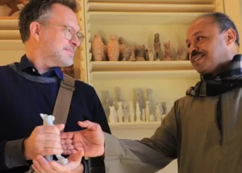 L’ambassadeur du Canada visite des projets à Louxor