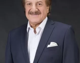 Mohamed Al Mansour – L’élégance et la maîtrise d’un acteur incontournable 3 - Le Progrès Egyptien Mohamed Al Mansour – L’élégance et la maîtrise d’un acteur incontournable