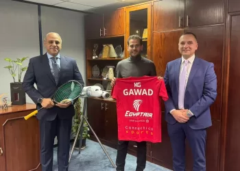 EgyptAir sponsorise le champion du monde de squash Karim Abdel Gawad