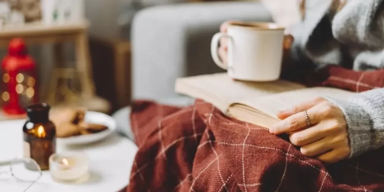 Est-ce que c'est positif de rester chez soi plutôt que de sortir avec ses amis? 1 - Le Progrès Egyptien