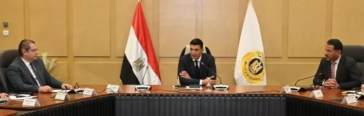 Le ministre de l'Industrie présente le plan de travail pour la prochaine phase 1 - Le Progrès Egyptien