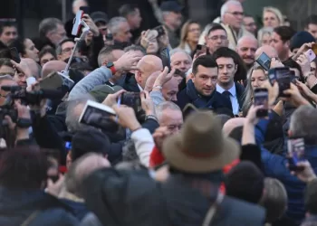 Lors de son premier déplacement pour les municipales, Bardella réaffirme son soutien à Marine Le Pen