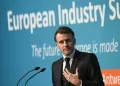 Faire de l’Europe une “puissance indépendante” est la “seule” solution, dit Macron