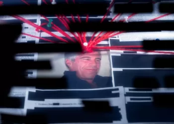 Des fichiers sur Trump retirés du dossier Epstein, la Justice lance un réexamen