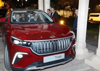 Le Président Al-Sissi reçoit une voiture électrique en cadeau du président turc