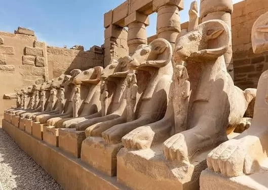 Le temple de Karnak: Architecture du sacré et mémoire de pierre 1 - Le Progrès Egyptien