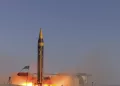 Un missile iranien de longue portée frappe Dimona